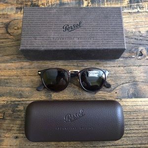 Persol ‘Typewriter Edition’ - 24/33-49